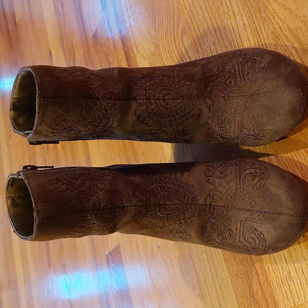 Andrew Geller dark mushroom ankle boots